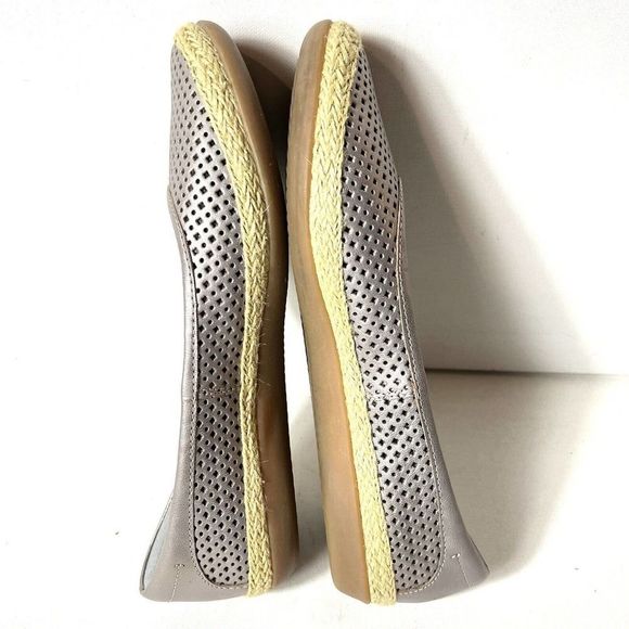 Clarks Womens Flats Pewter Leather Loafer Shoes Size 8W Perforated Espadrille - Picture 4 of 11